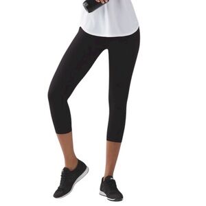 Lululemon Wunder Under Crop Hi-Rise Full-On Luxtreme 21" Black Size 6